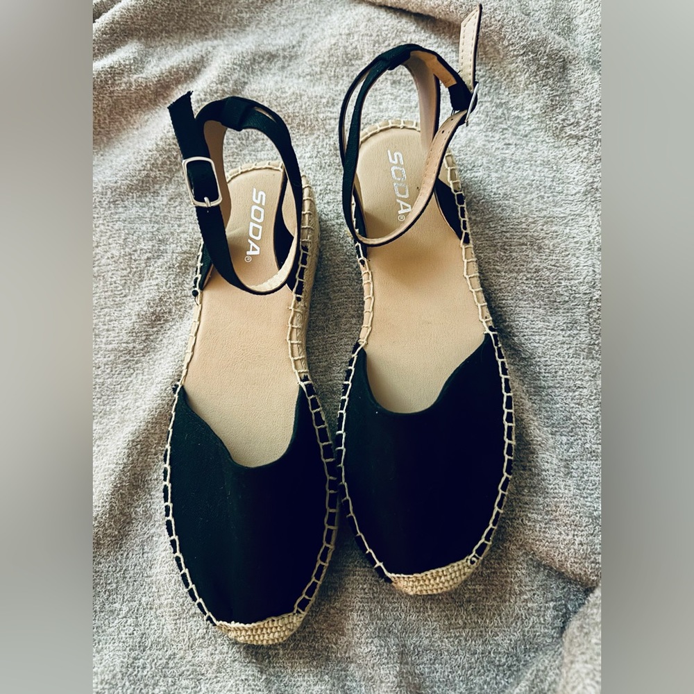 Soda Fiesta Womens Casual Espadrilles Platform Wedge Size 10